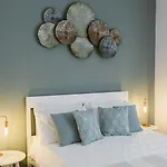 Paradise House - Oasis Apartman *